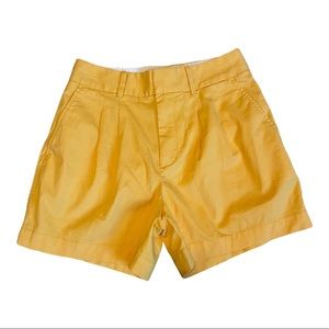 GAP pleated khaki shorts-yellow
